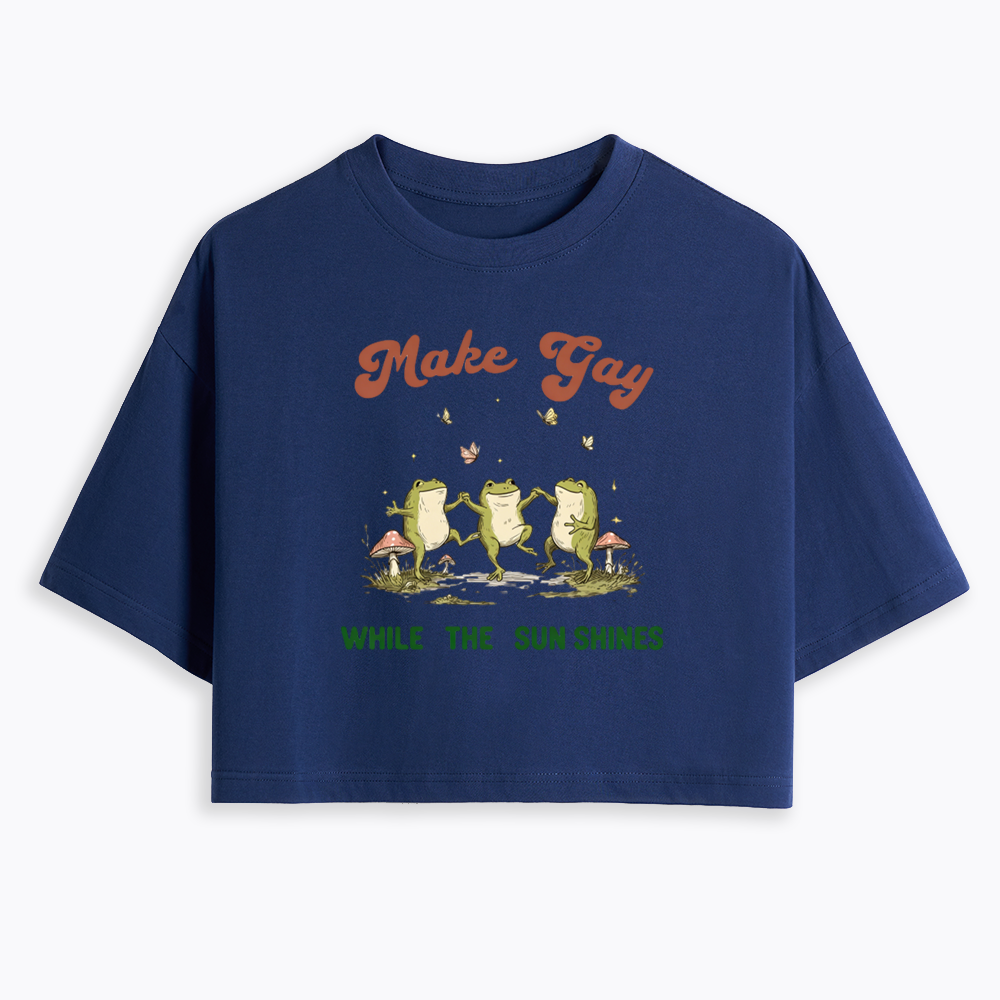 Tap Water Buddies Frog Cropped T-Shirt