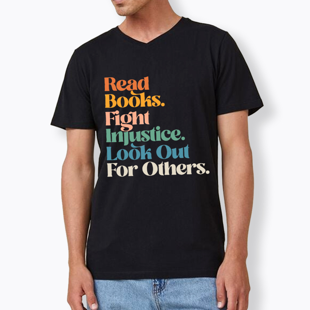 Read Banned Books Social Justice V-Neck Classic T-Shirt