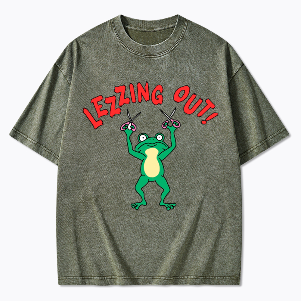 Lezzing Out Funny Frog Washed T-Shirt