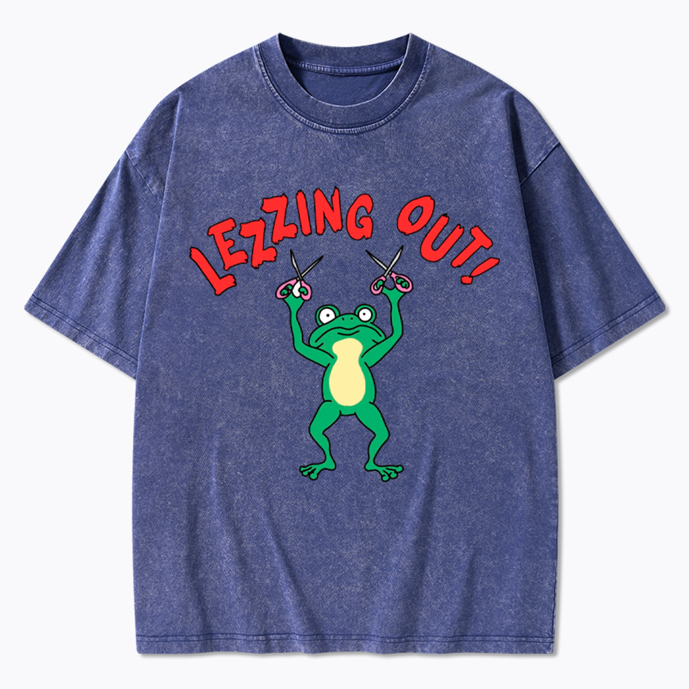 Lezzing Out Funny Frog Washed T-Shirt