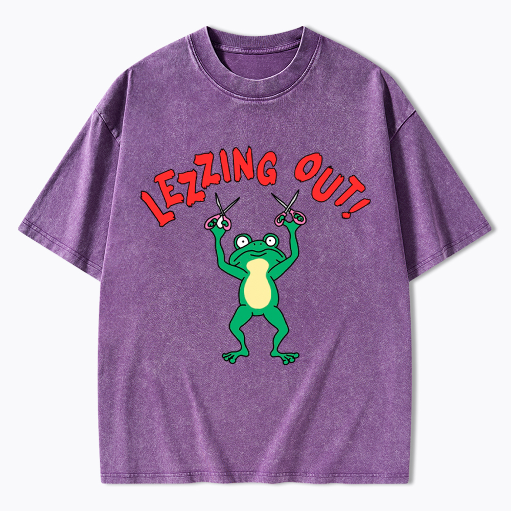 Lezzing Out Funny Frog Washed T-Shirt