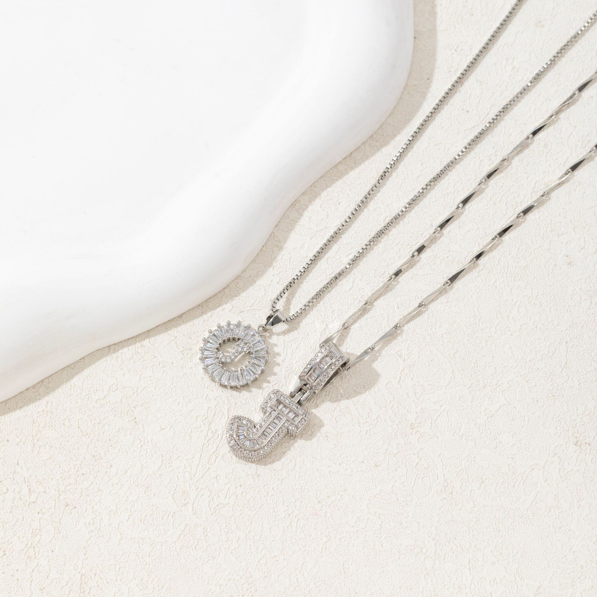 2 Szt. Naszyjnik z Literą z Kryształami