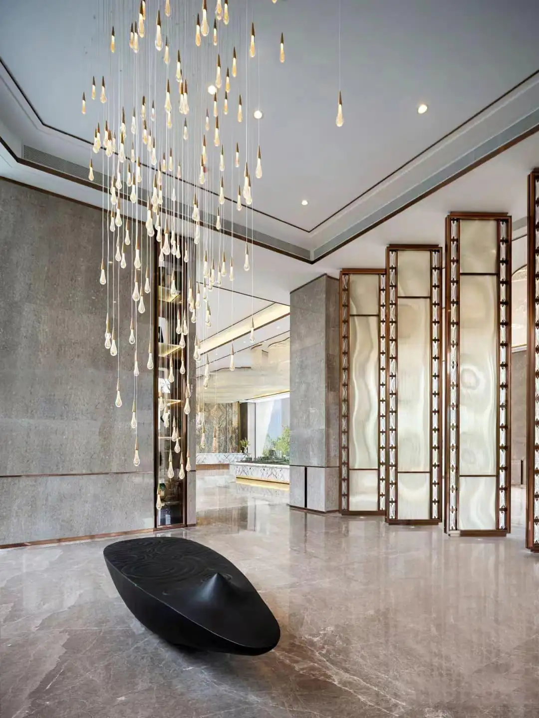 Raindrop Glass Solitaire Linear Chandelier