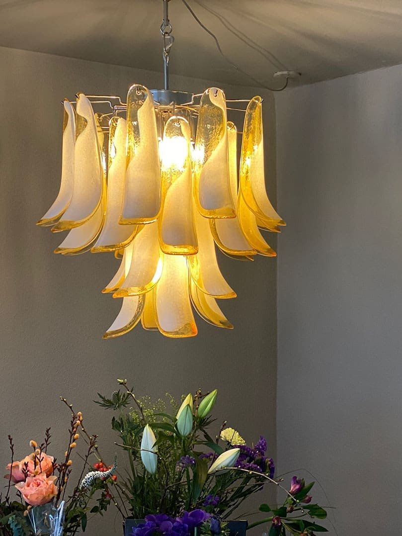 Murenza Chandelier – 26 petals – Amber