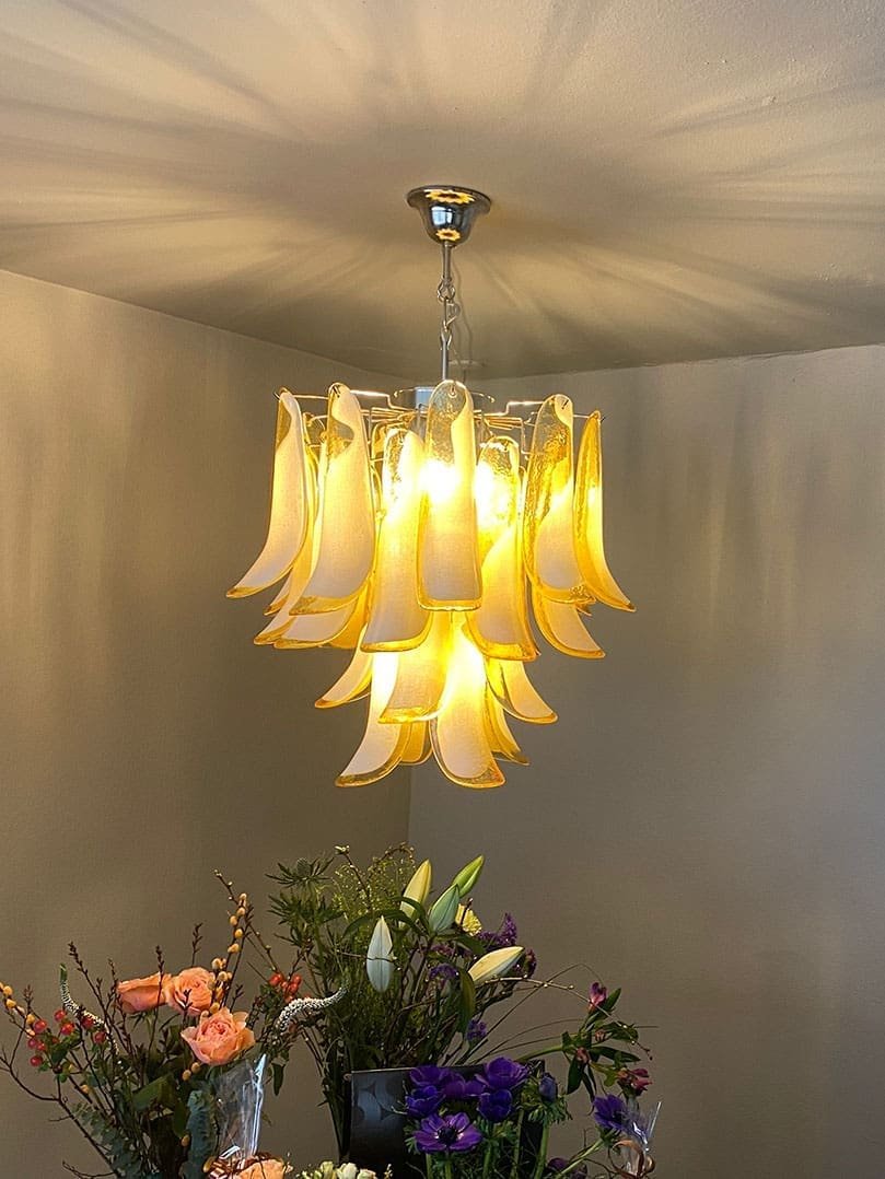Murenza Chandelier – 26 petals – Amber