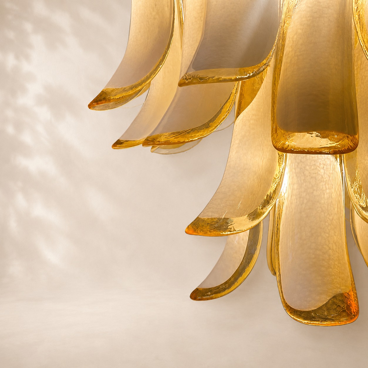 Murenza Chandelier – 26 petals – Amber