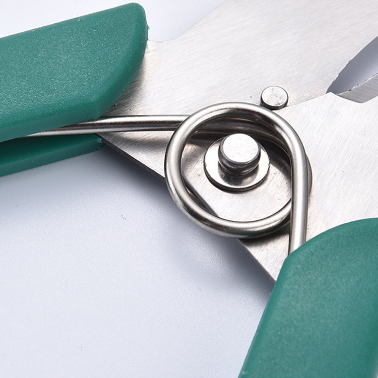 Multifunctional gardening shears