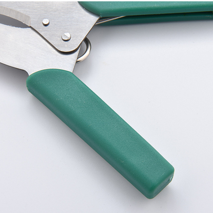 Multifunctional gardening shears