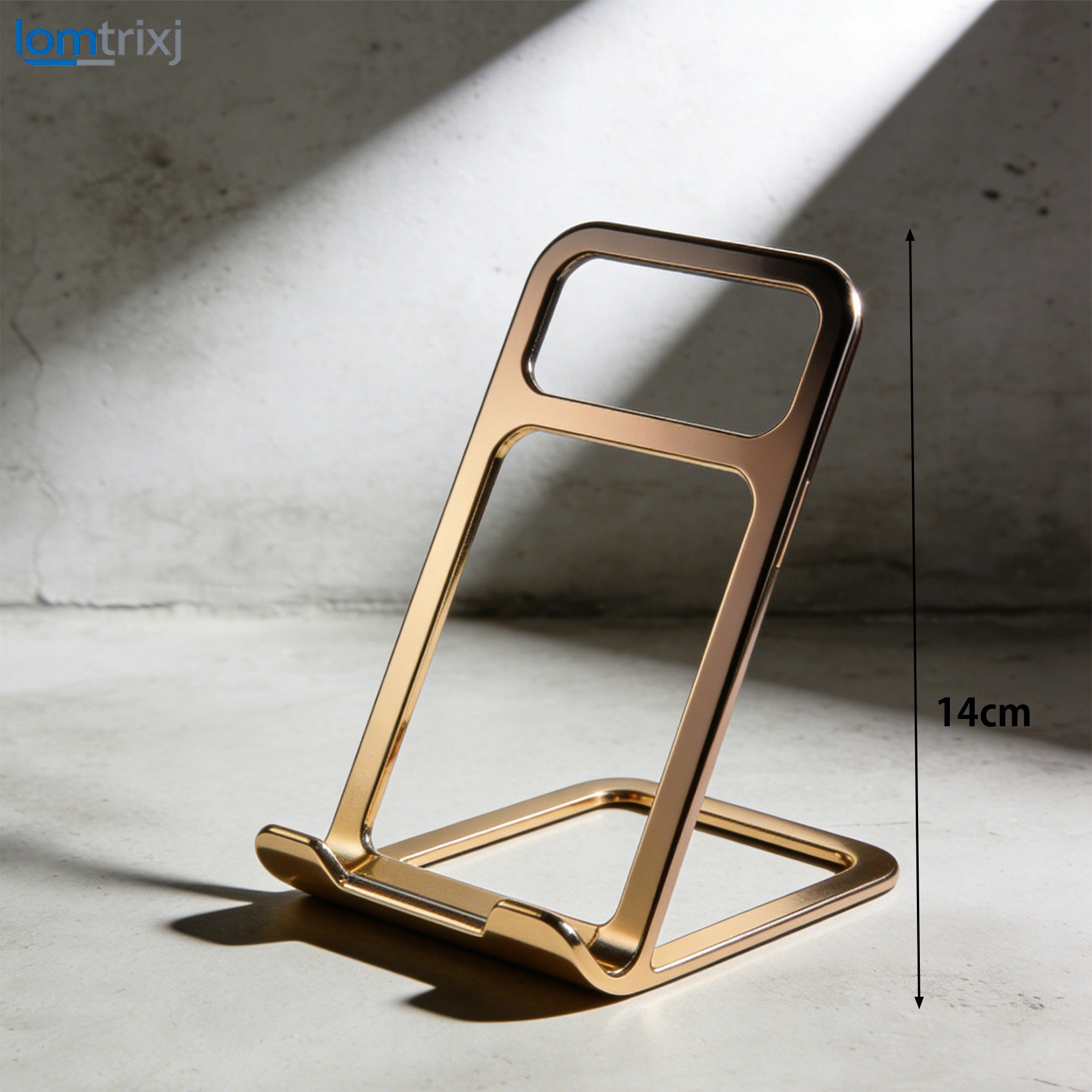 Strong magnetic closure on ultra-durable phone case