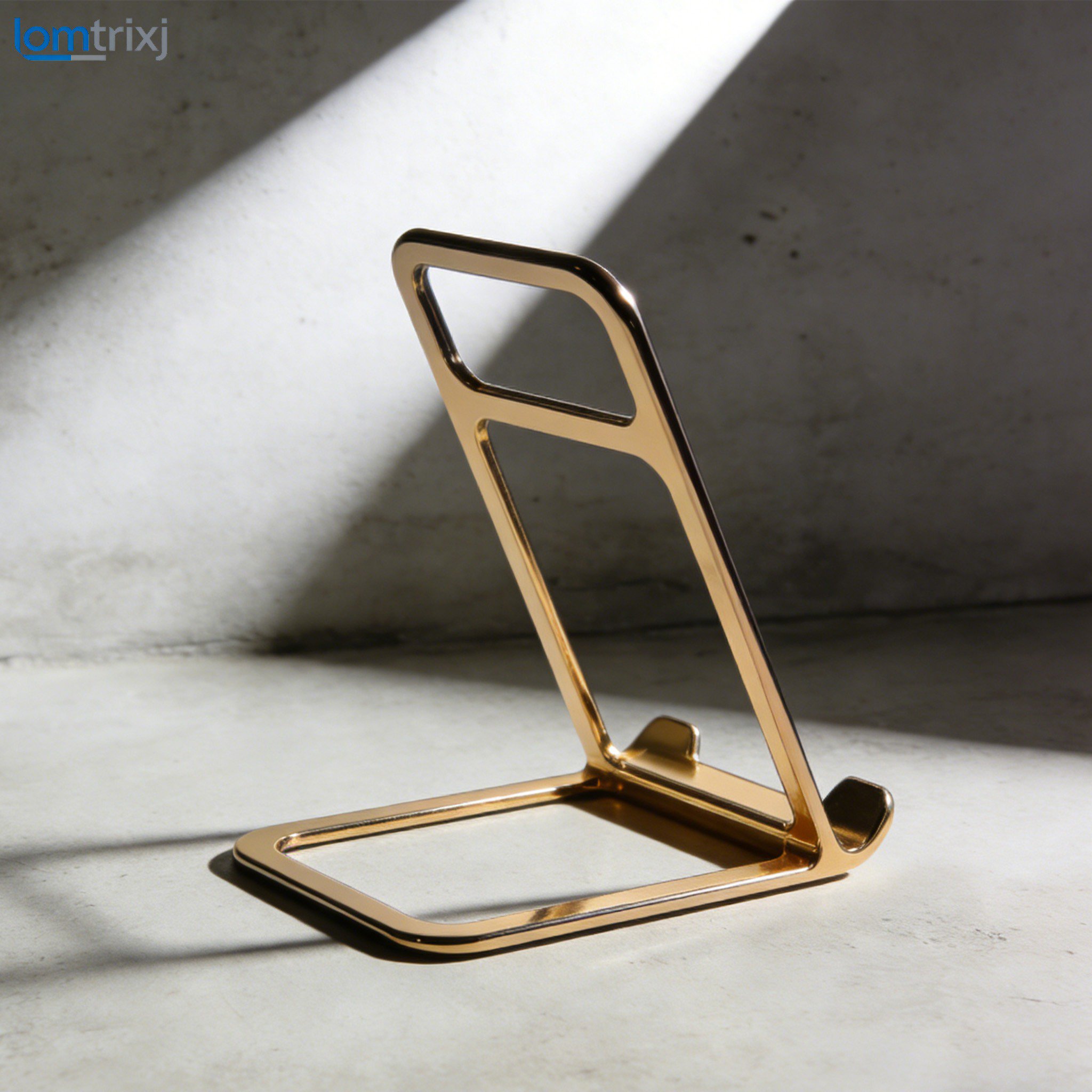 Magnetic phone case with privacy protection feature