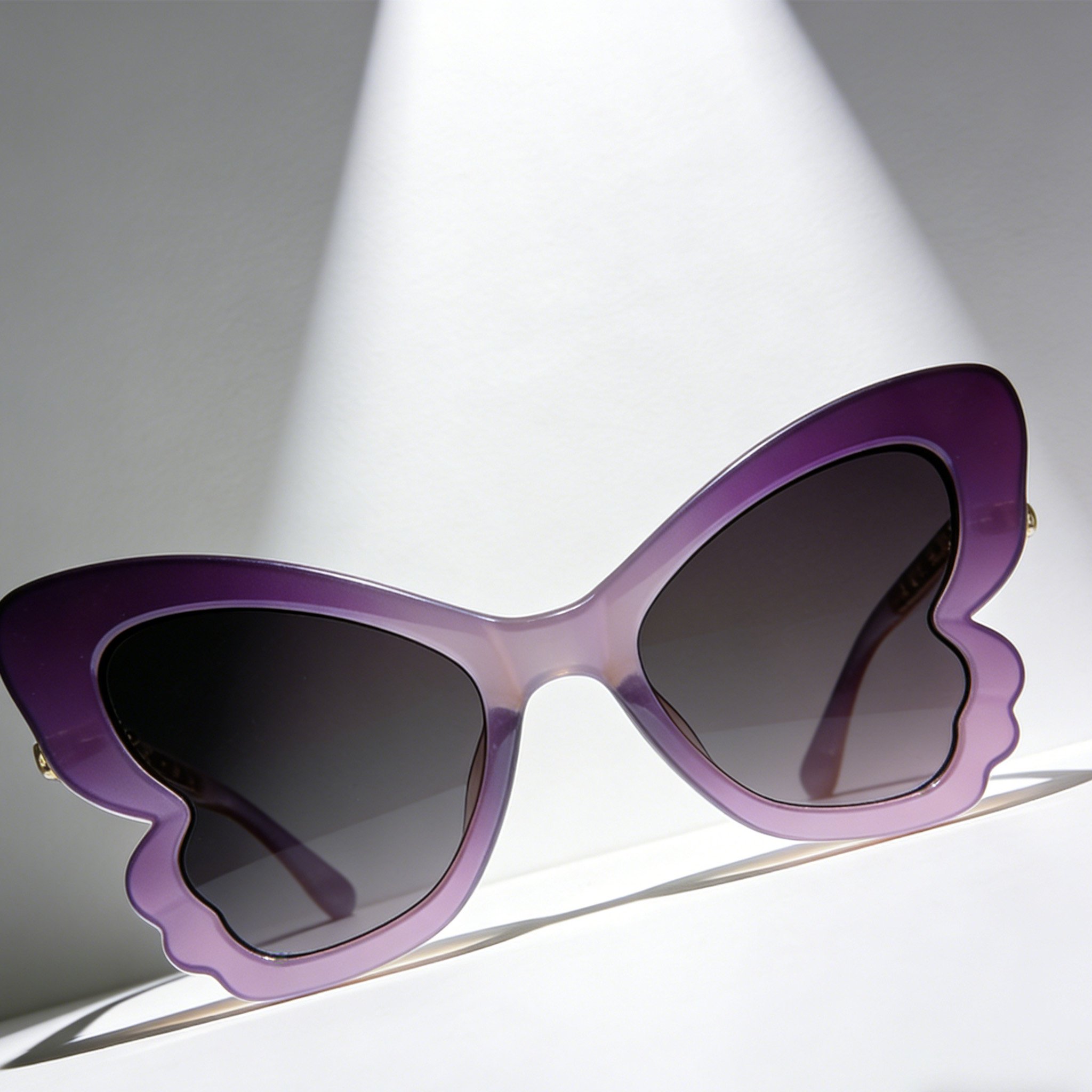 Model wearing stylish polarized sunglasses outdoors