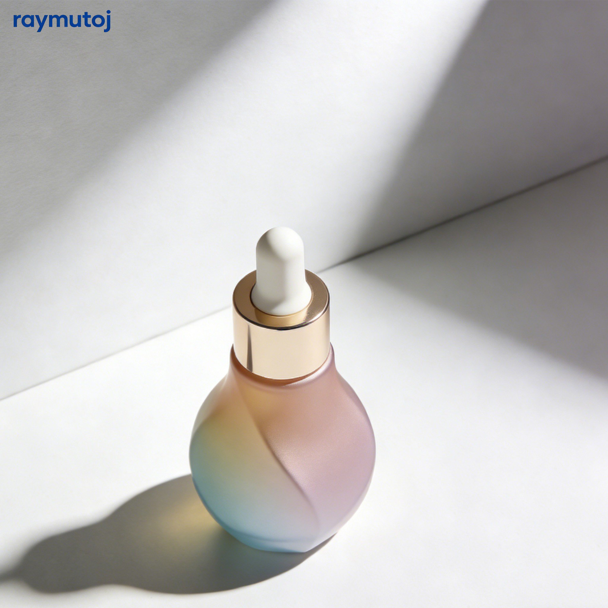 Whitening serum bottle with brightening effect