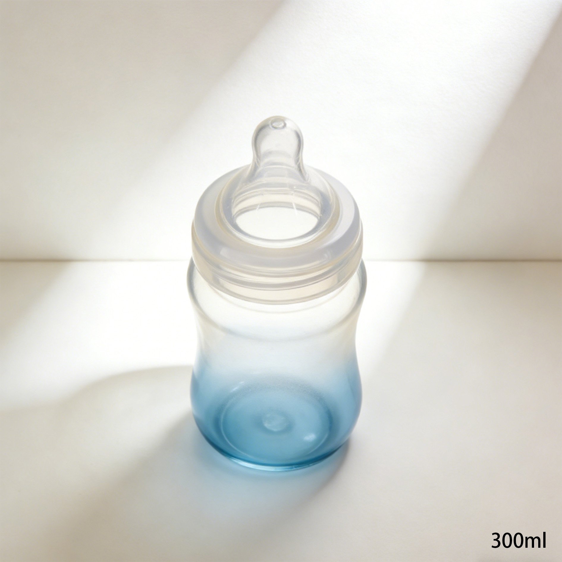 Ergonomic baby bottles for comfortable grip