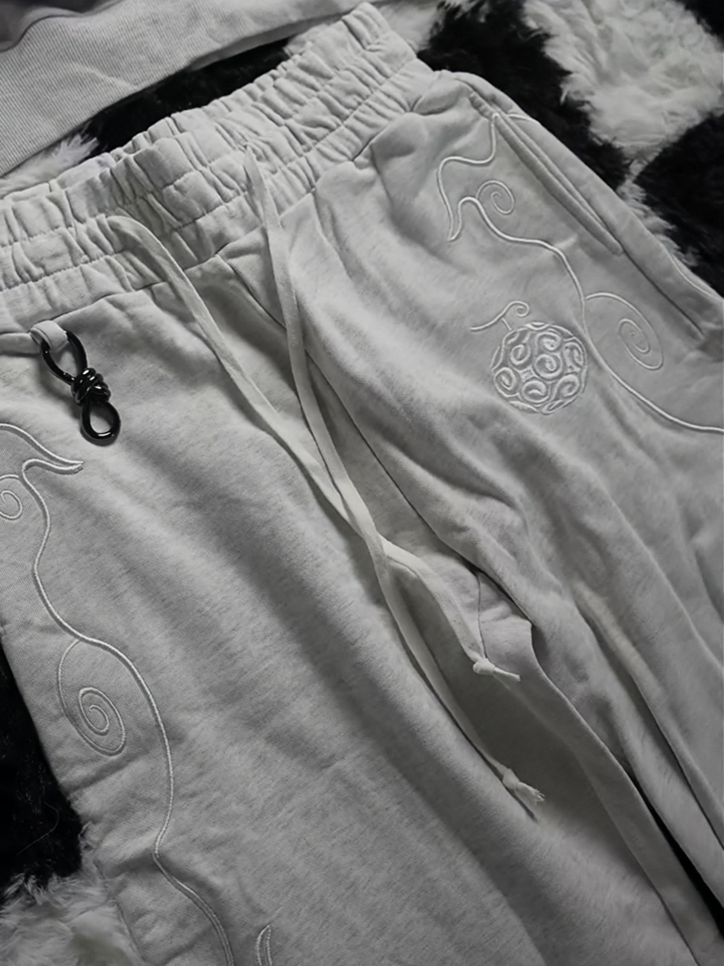 TONAL COIL SWEATPANTS