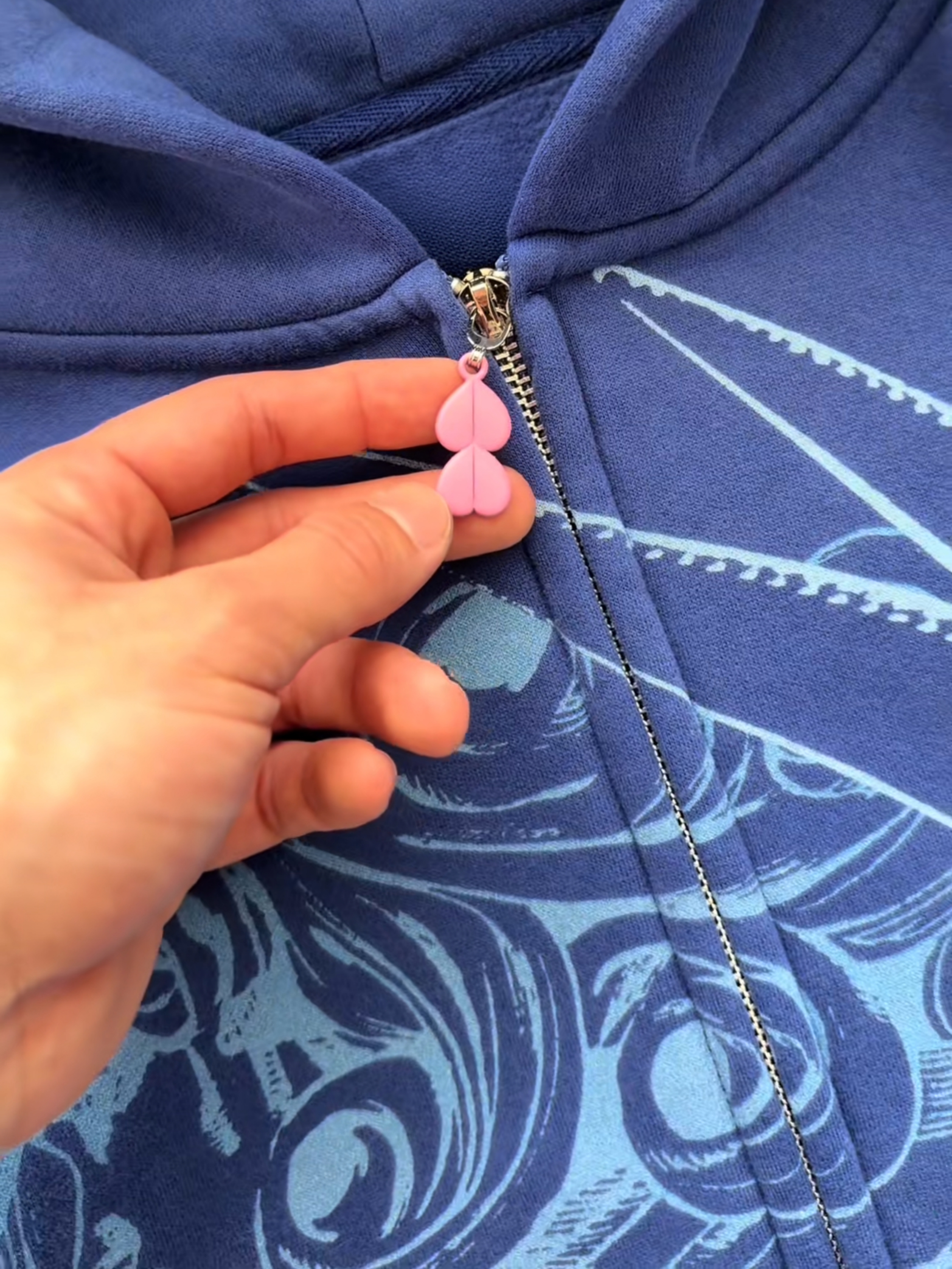 BREACH EMBLEM ZIP-UP HOODIE