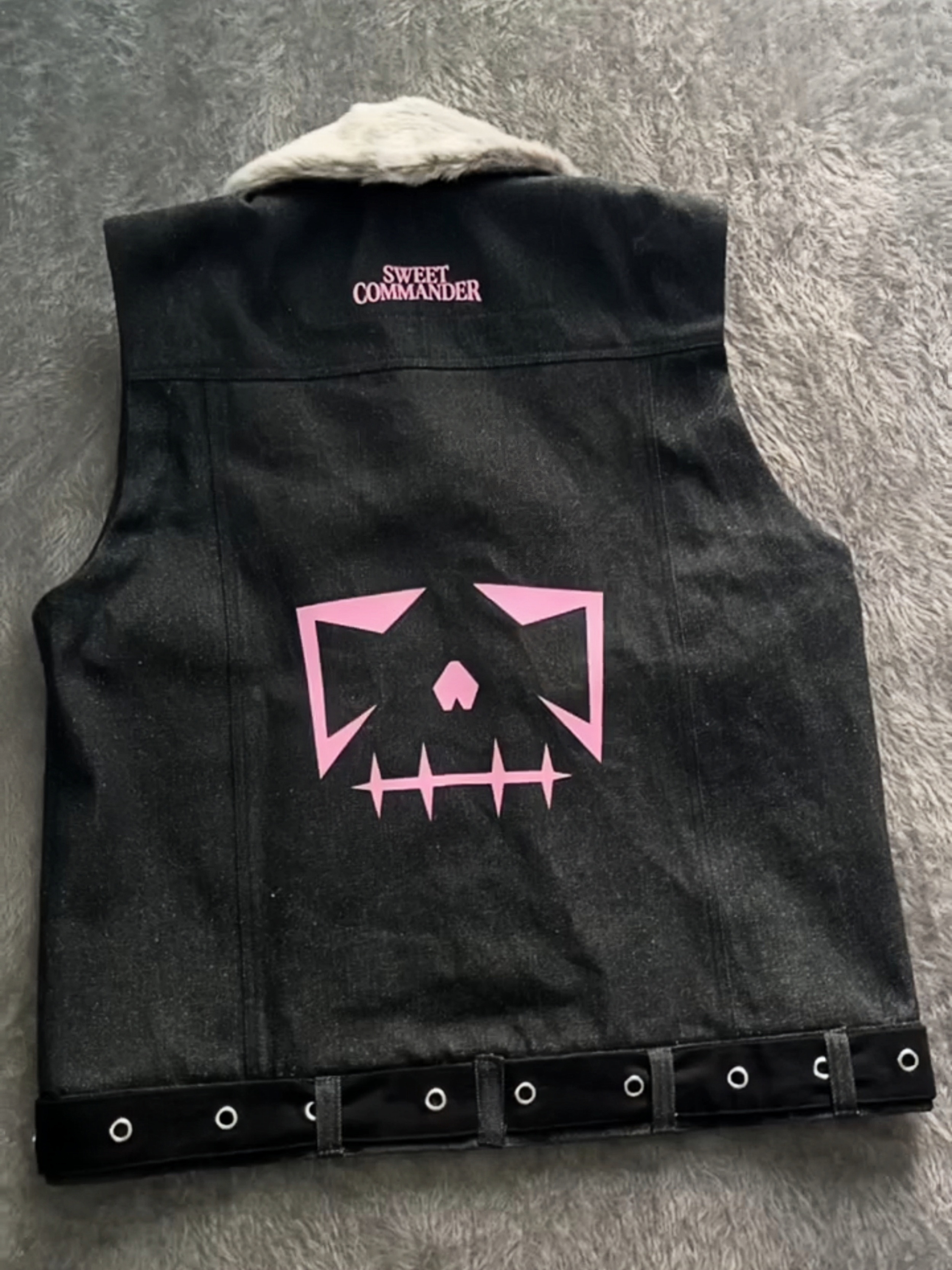INTACT TALLY VEST
