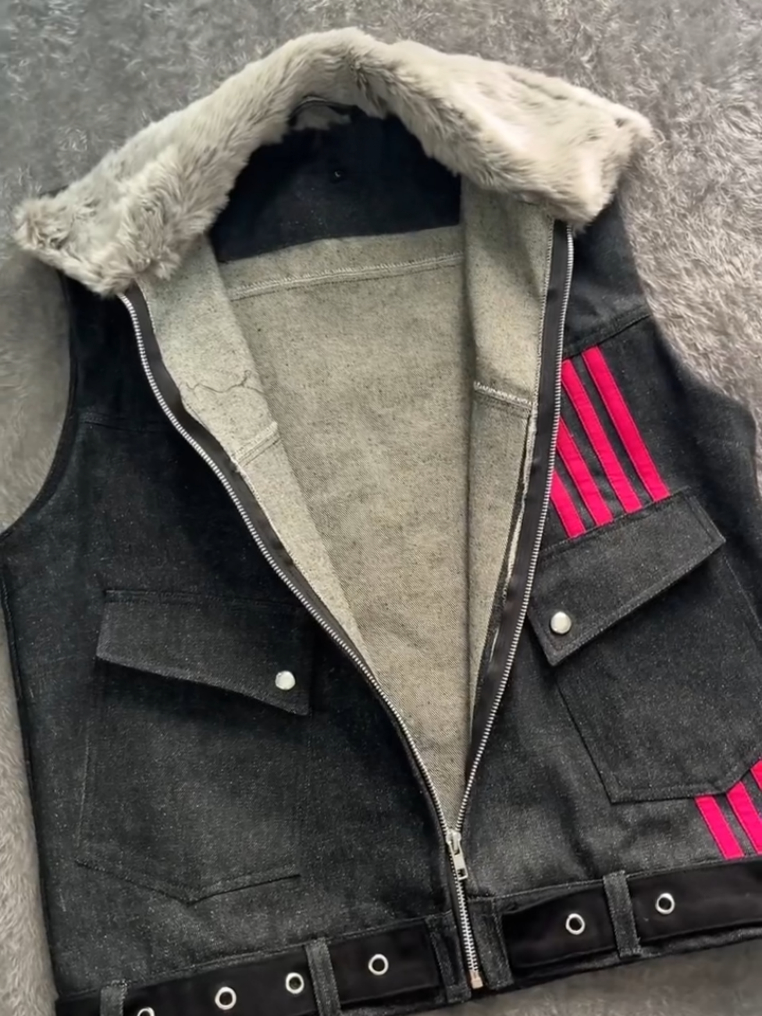 INTACT TALLY VEST