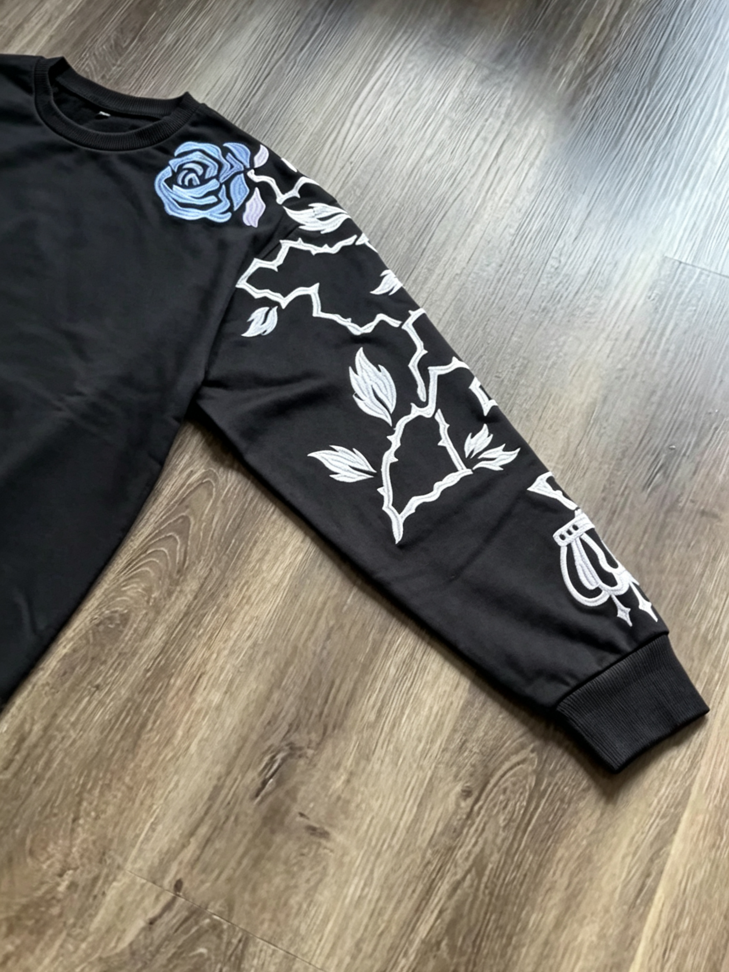 ROYAL EMBLEM CREWNECK