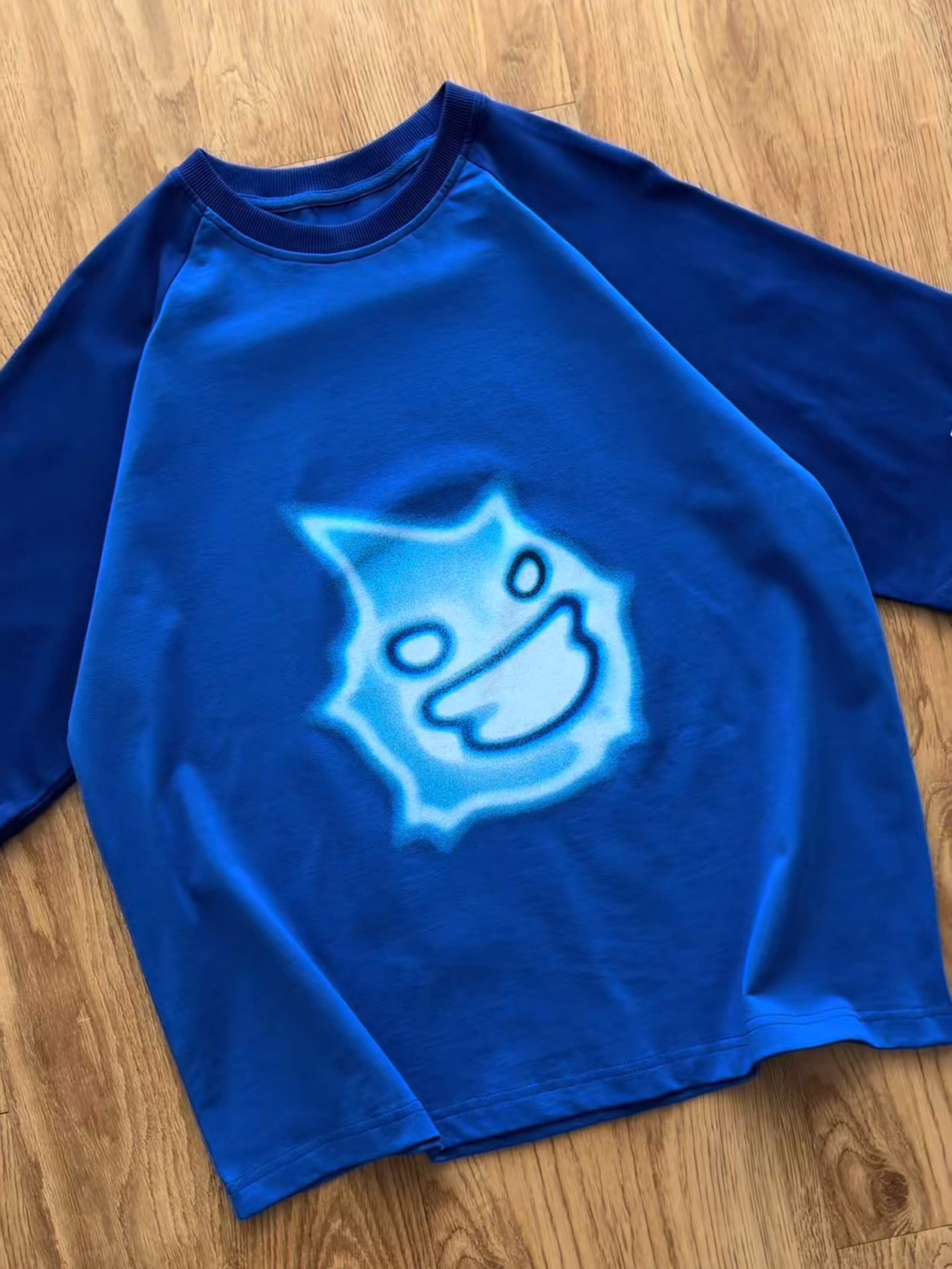 SPARK FANG RAGLAN TEE