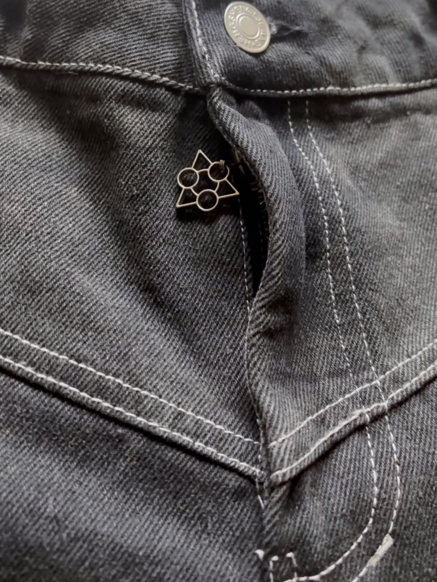 CURSED SEAL DENIM SHORTS