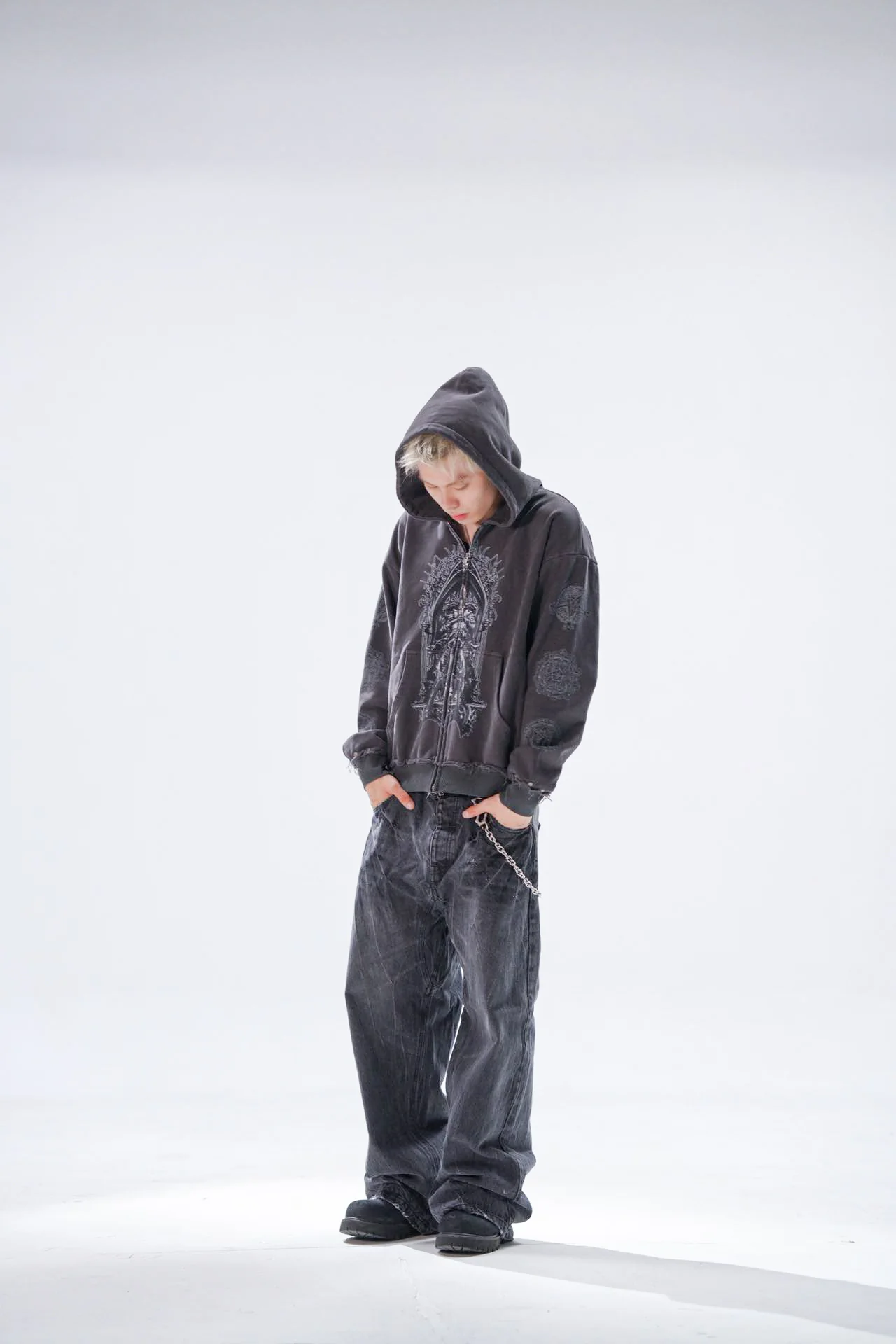 VOID THRONE ZIP HOODIE
