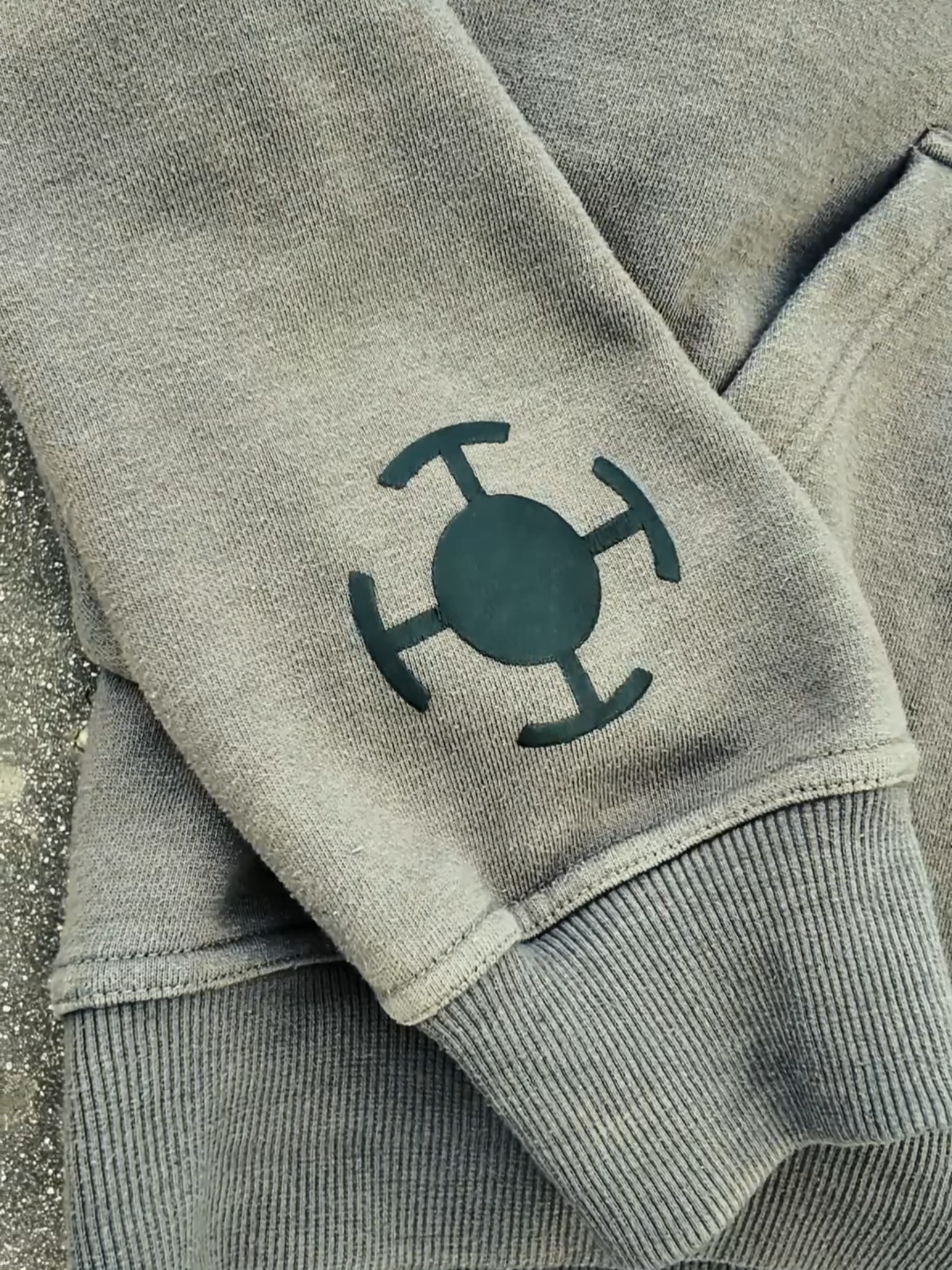 HEART PIRATE TUK VINTAGE HOODIE