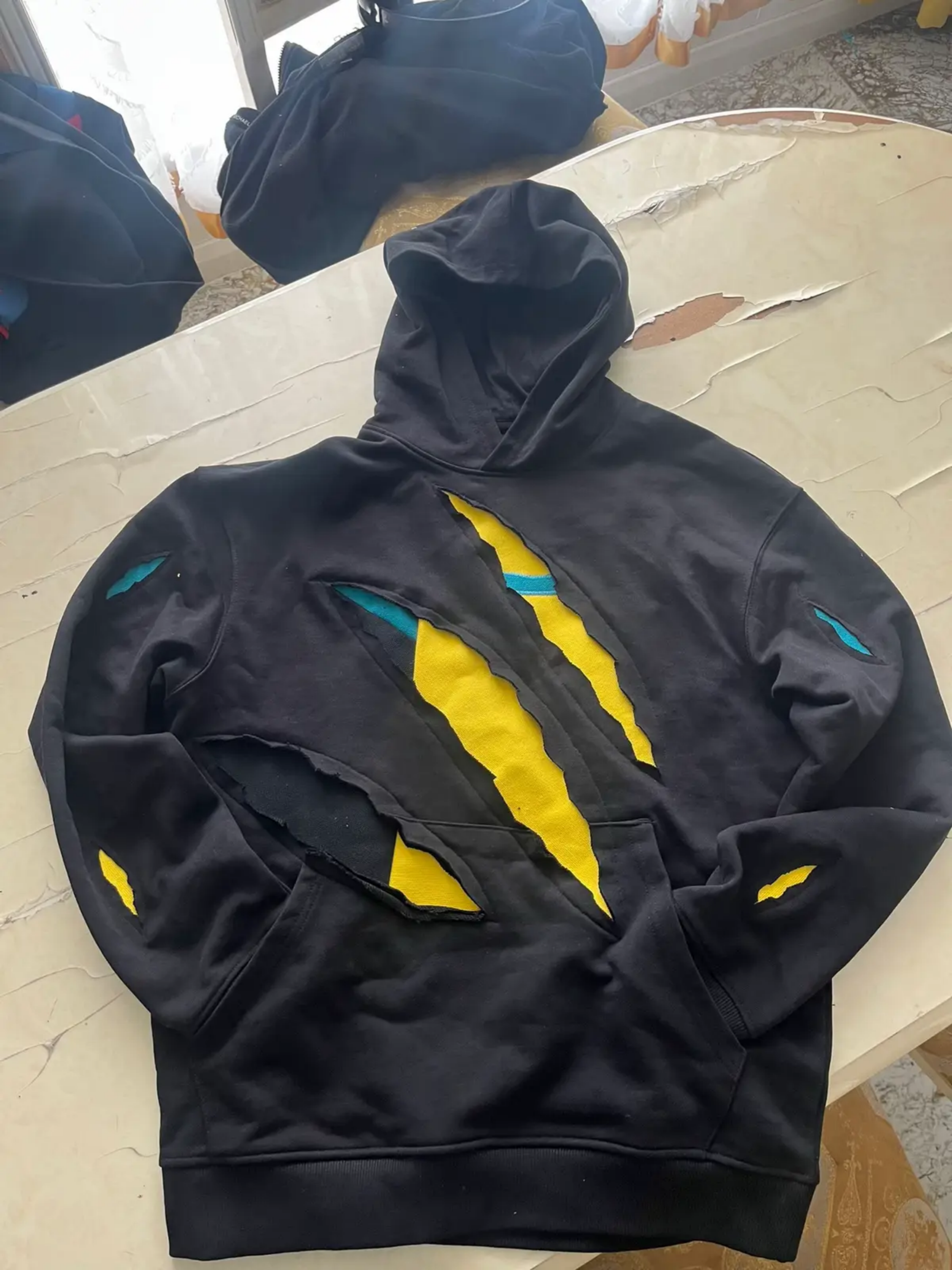 ASCENT HOODIE