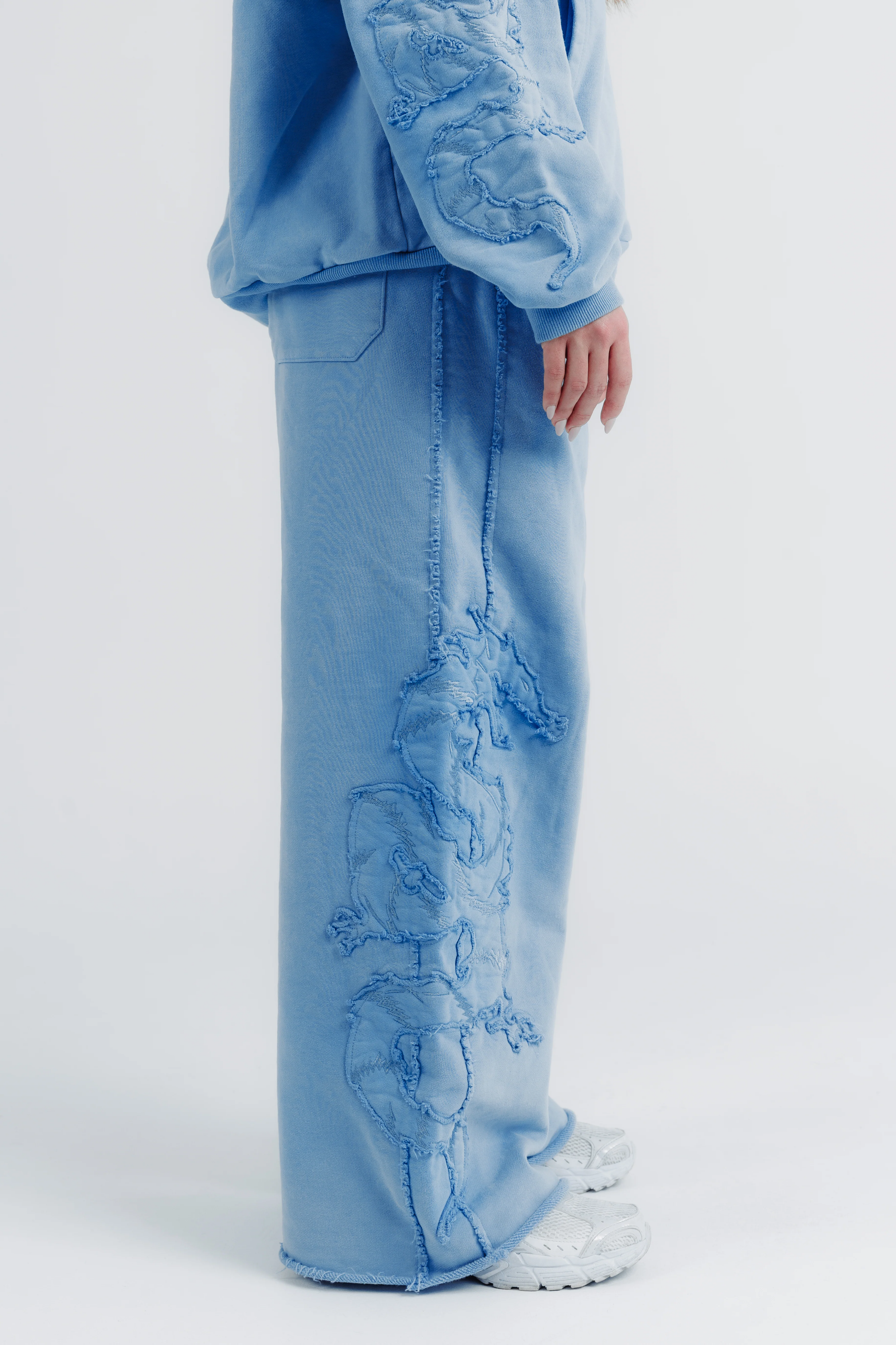 TIDAL SERPENT SWEATS