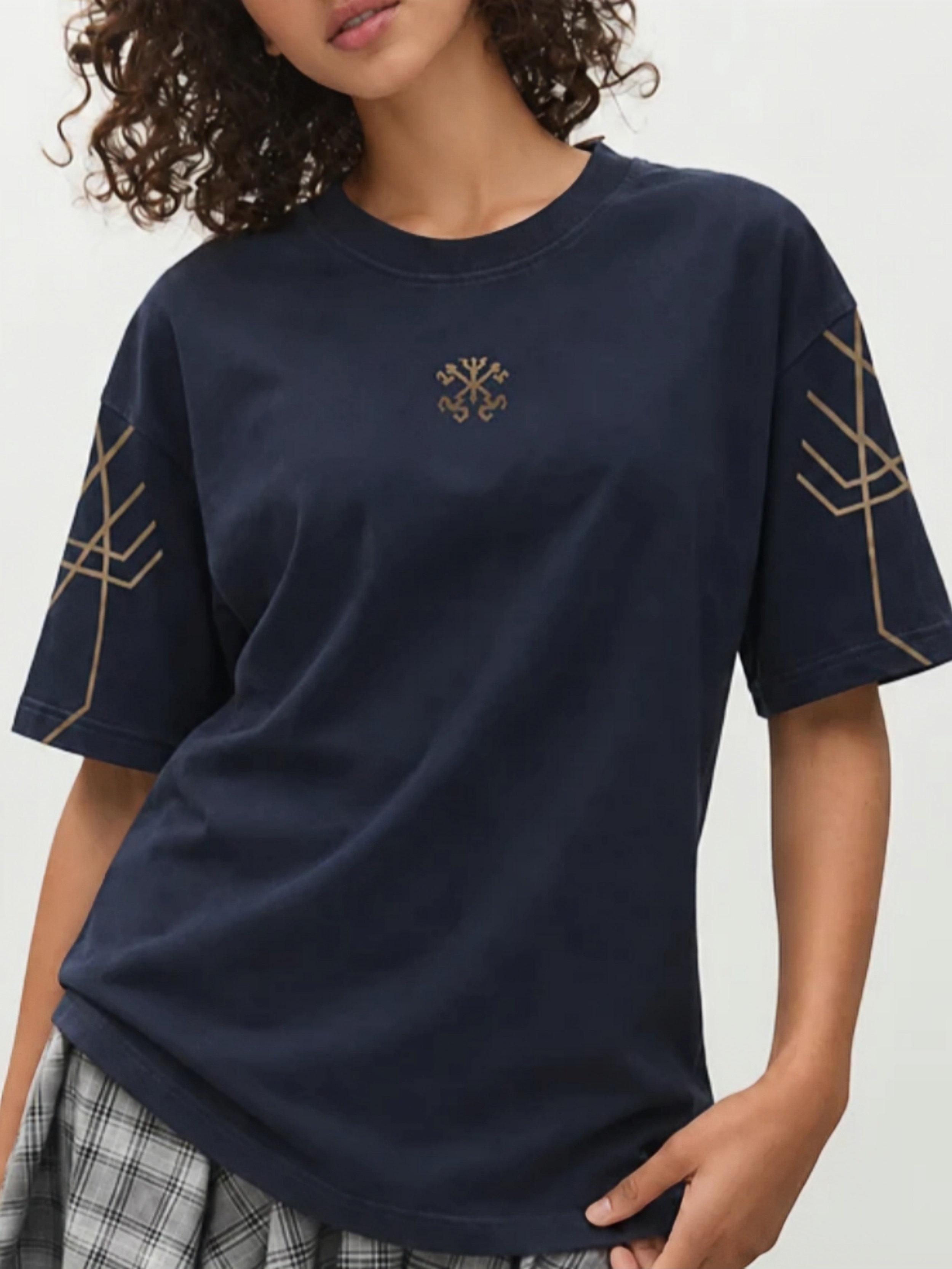 GILT FRAME TEE