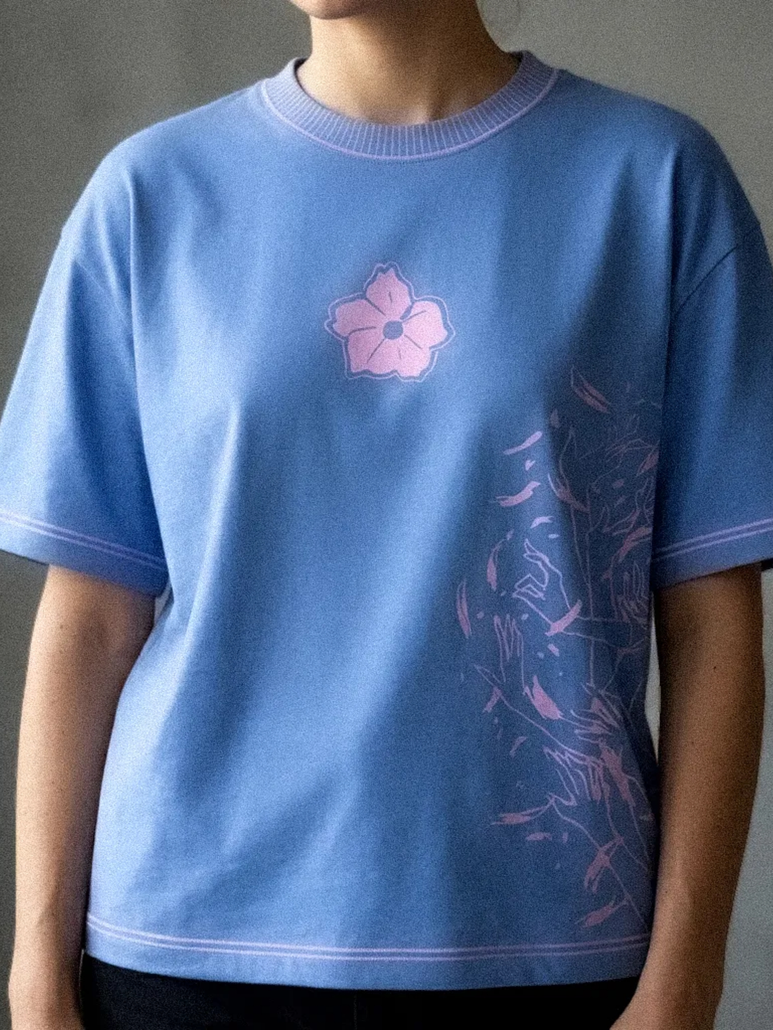 FALLING PETAL TEE