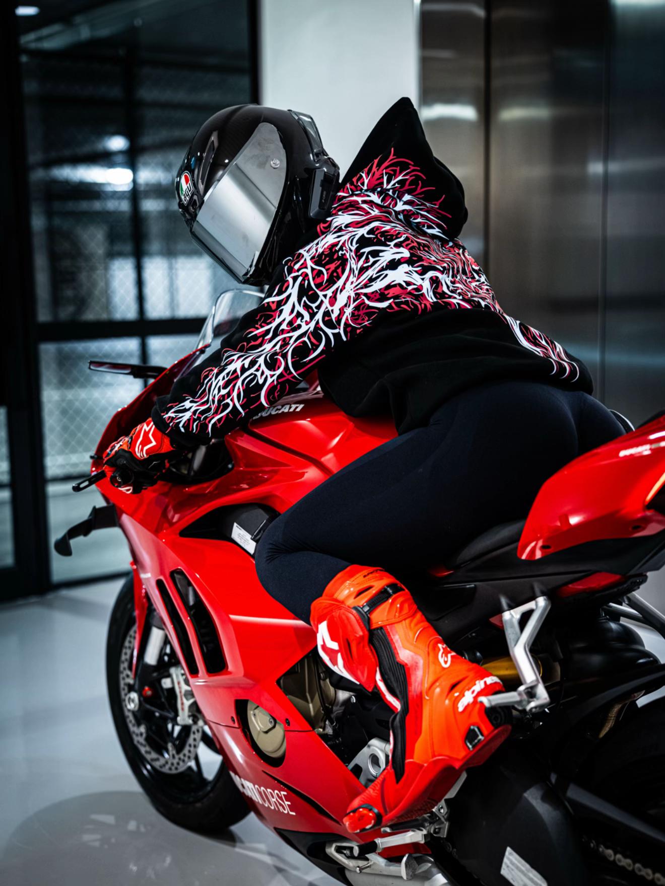 REFLECTIVE HOODIE