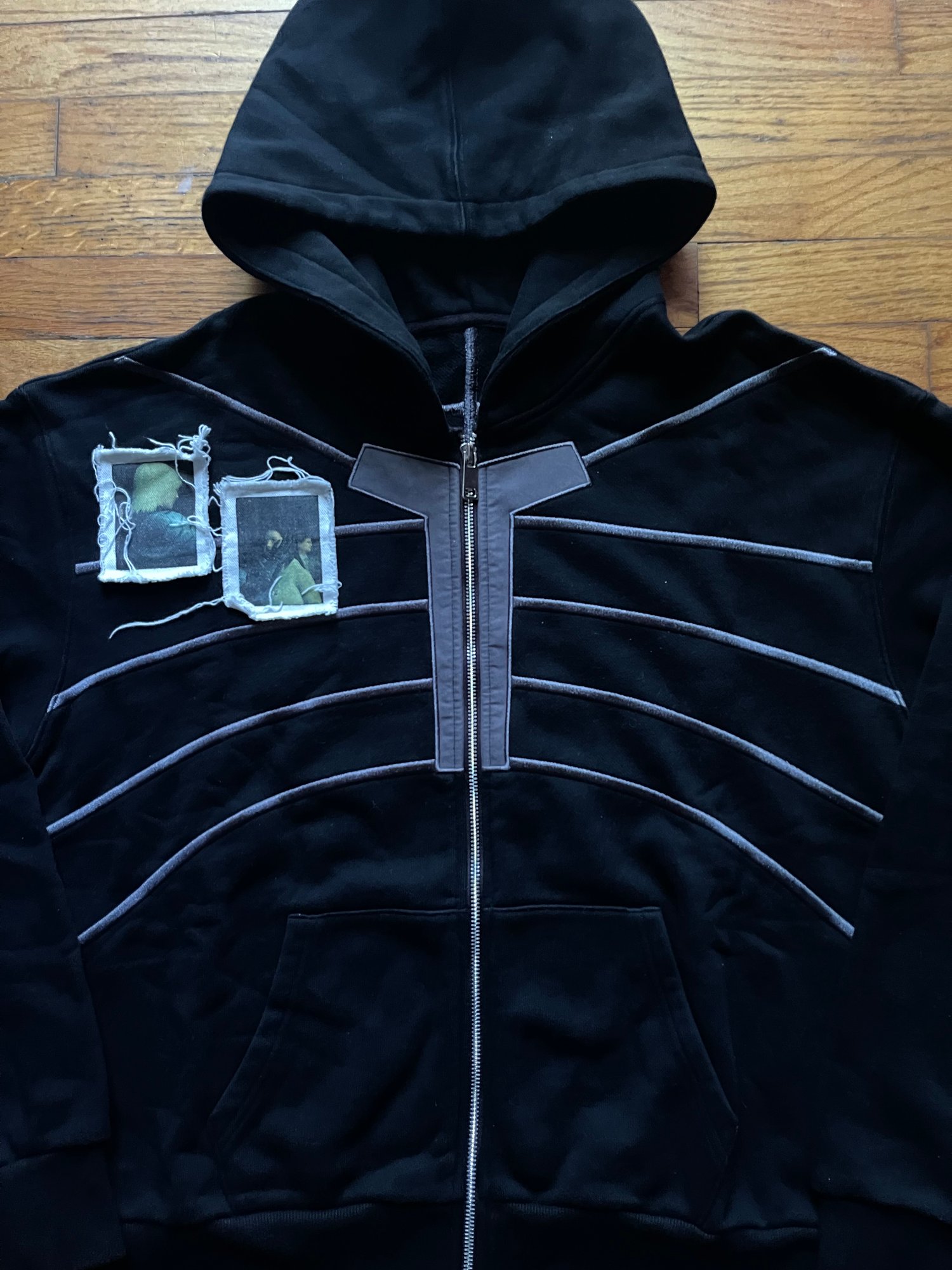 SIGNAL ARC ZIP-UP HOODIE