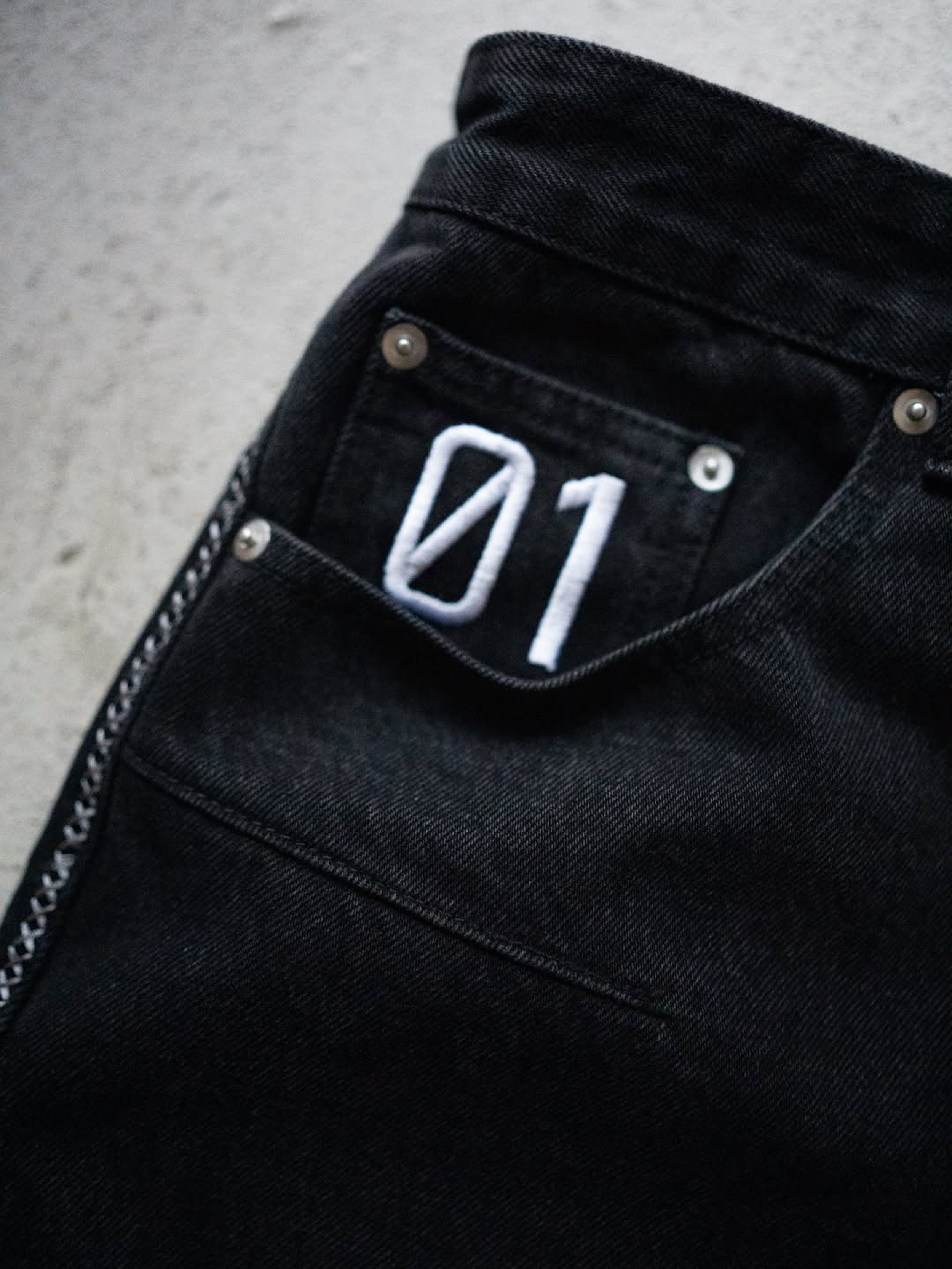 01 JEANS