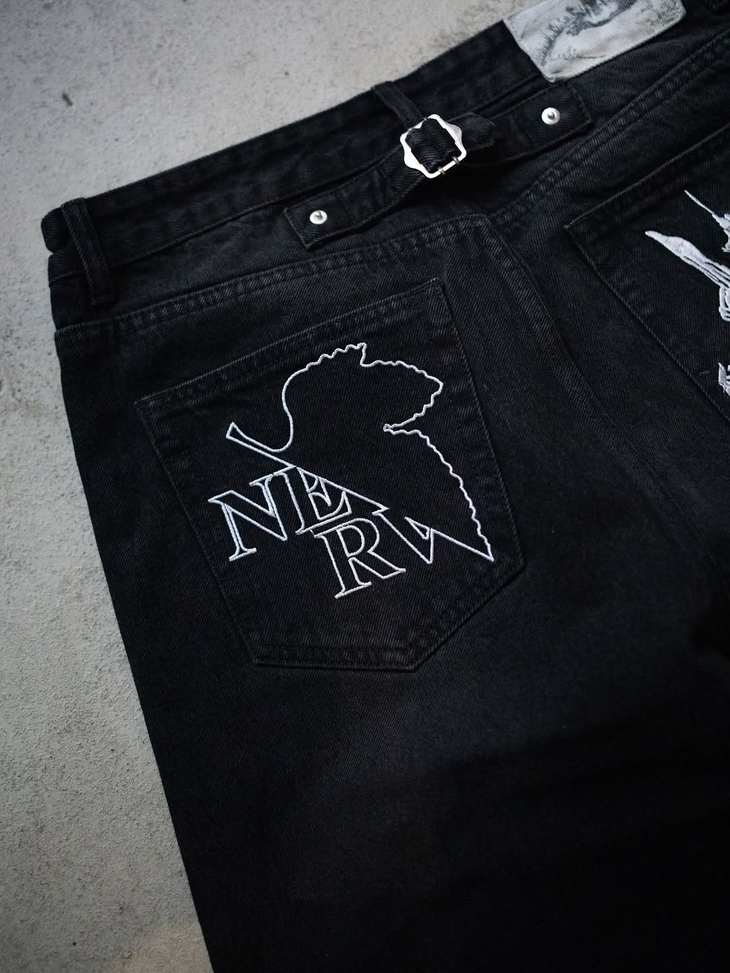 01 JEANS