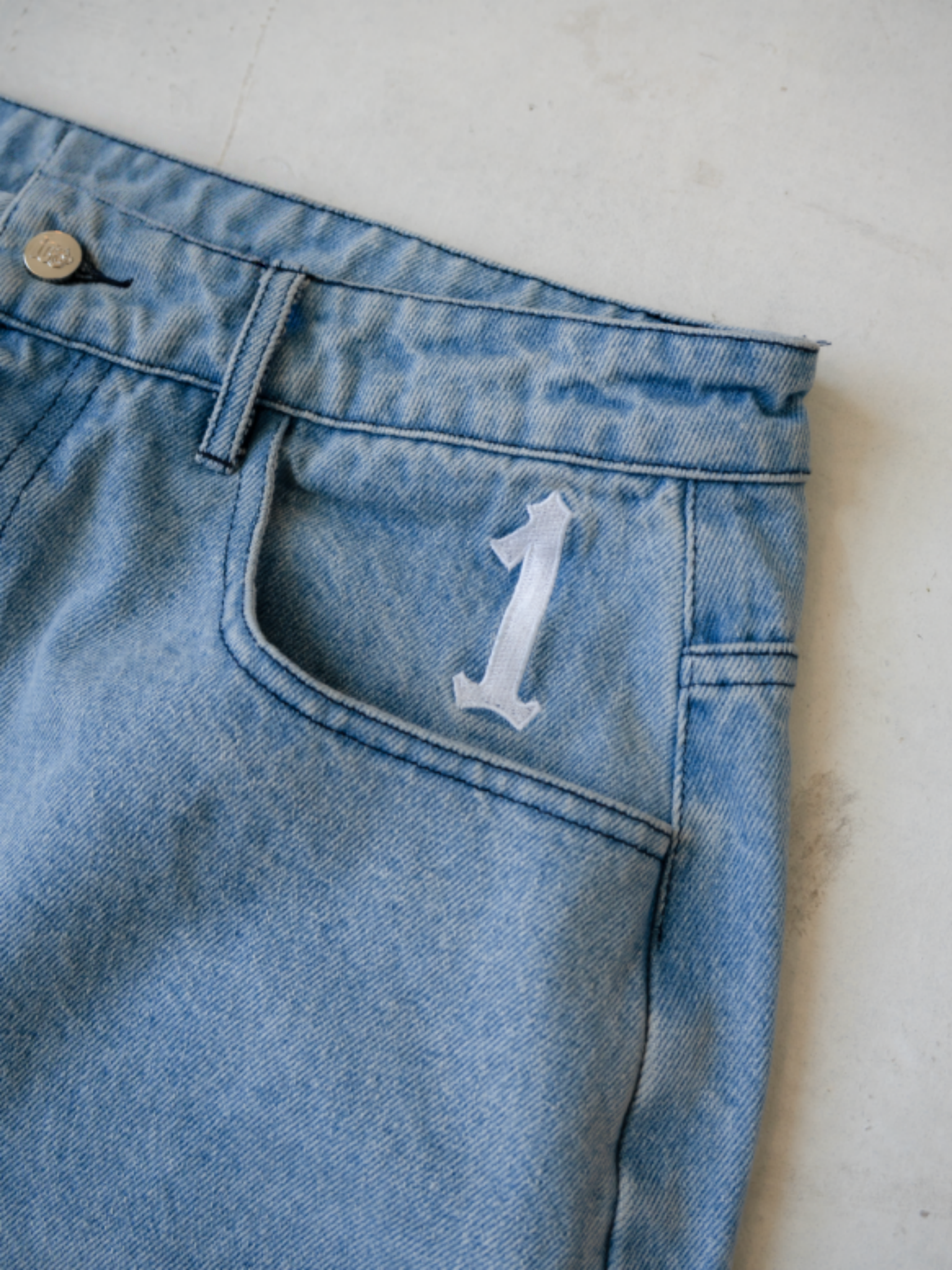 LONE SPLIT DENIM