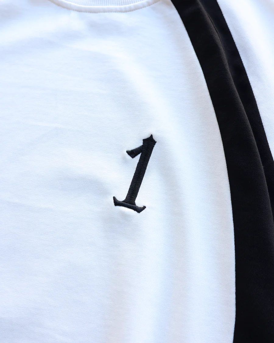 LONE FORM TEE
