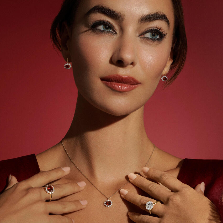 Prívesok Elizabeth Taylor Lab Ruby and Lab Diamond Halo