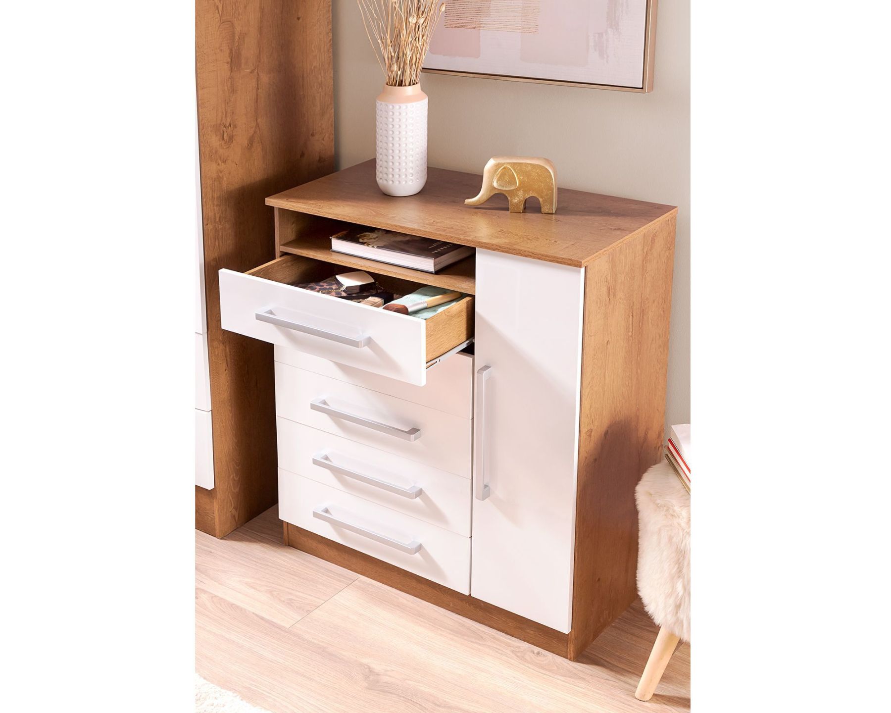 Clóset 3 puertas 2 cajones + Cómoda 1 puerta 5 cajones