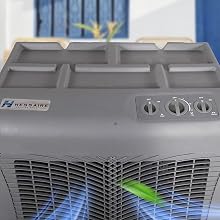 Lessen interruptions with our portable AC unit, featuring a 4.8-gallon tank.