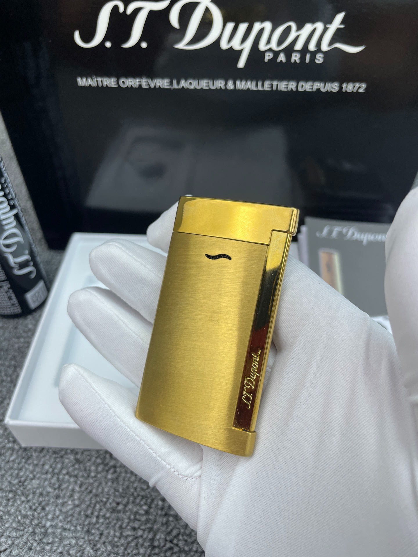 Slim 7 Gold Brushed Ultra-Thin Butane Lighter | Luxury Pocket Lighter
