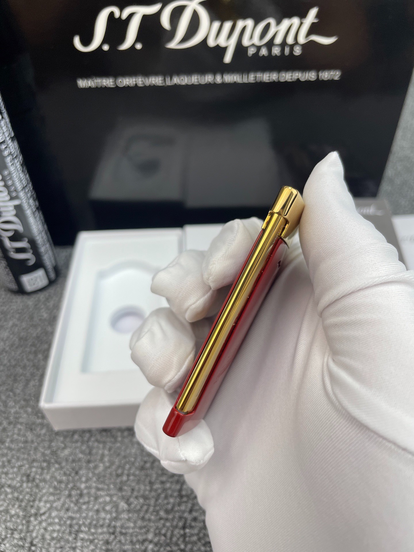 Slim 7 Ultra-Thin Butane Lighter Red & Gold Horse Edition | Luxury Pocket Lighter