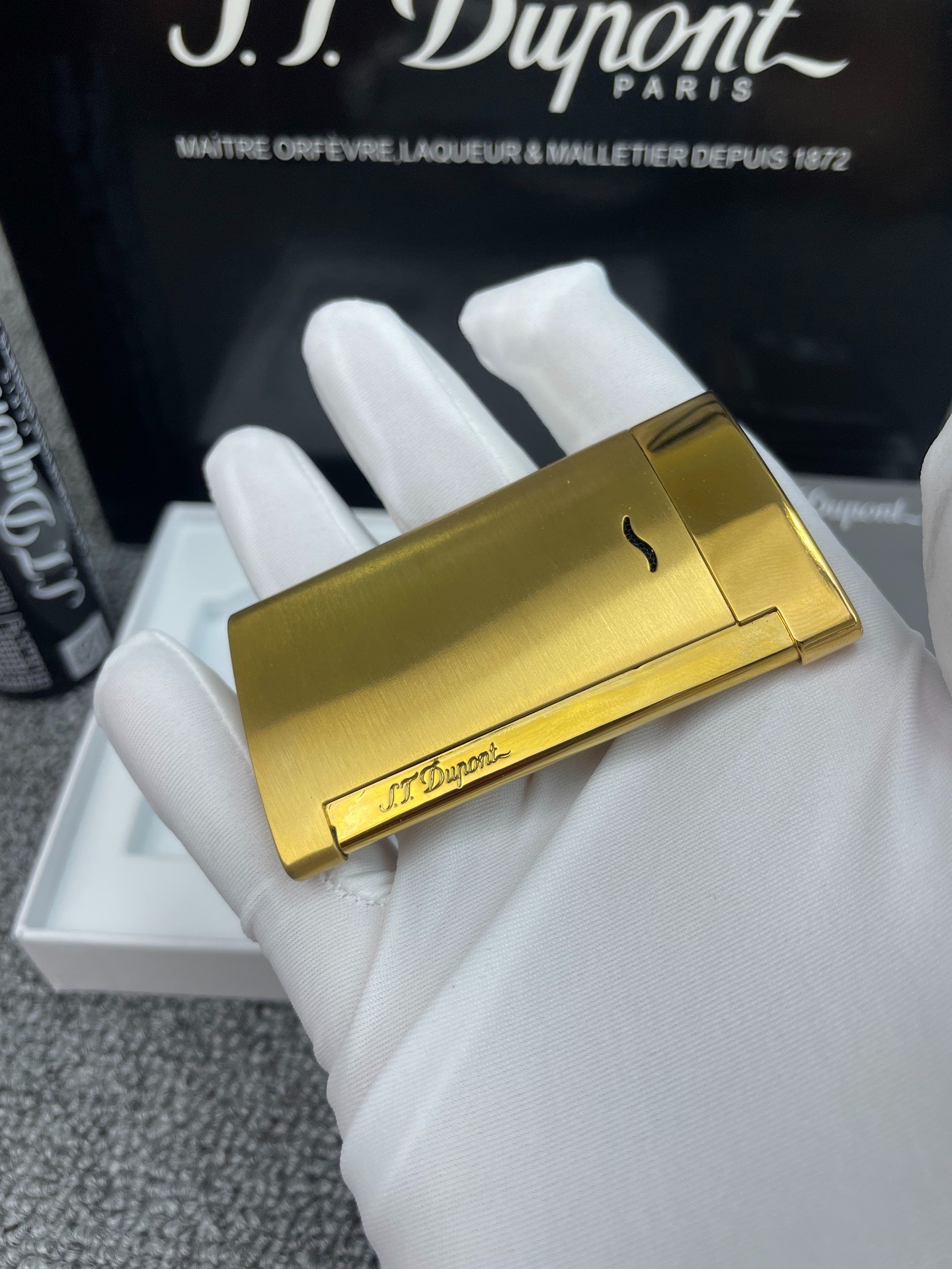 Slim 7 Gold Brushed Ultra-Thin Butane Lighter | Luxury Pocket Lighter