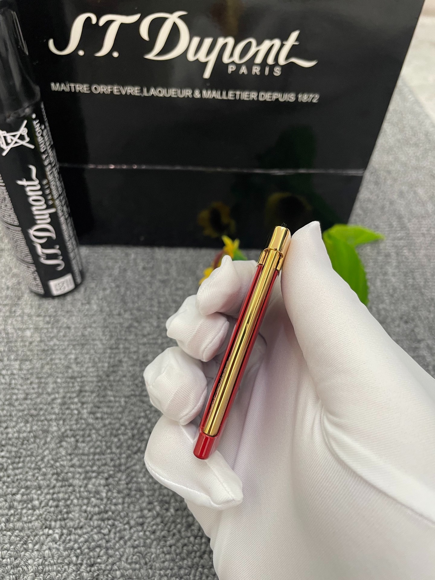 Slim 7 Red Gold Ultra-Thin Butane Lighter | Luxury Pocket Lighter