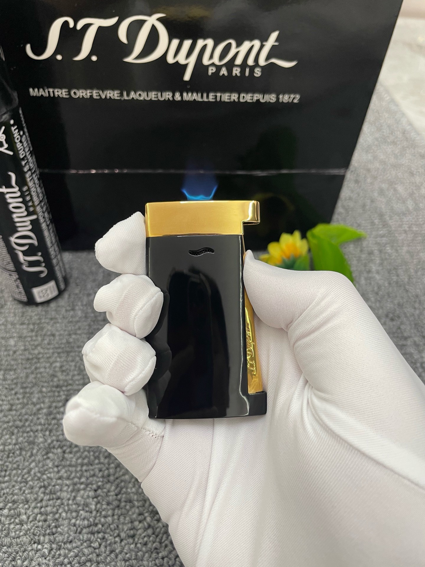 Slim 7 Black & Gold Ultra-Thin Butane Lighter | Luxury Pocket Lighter