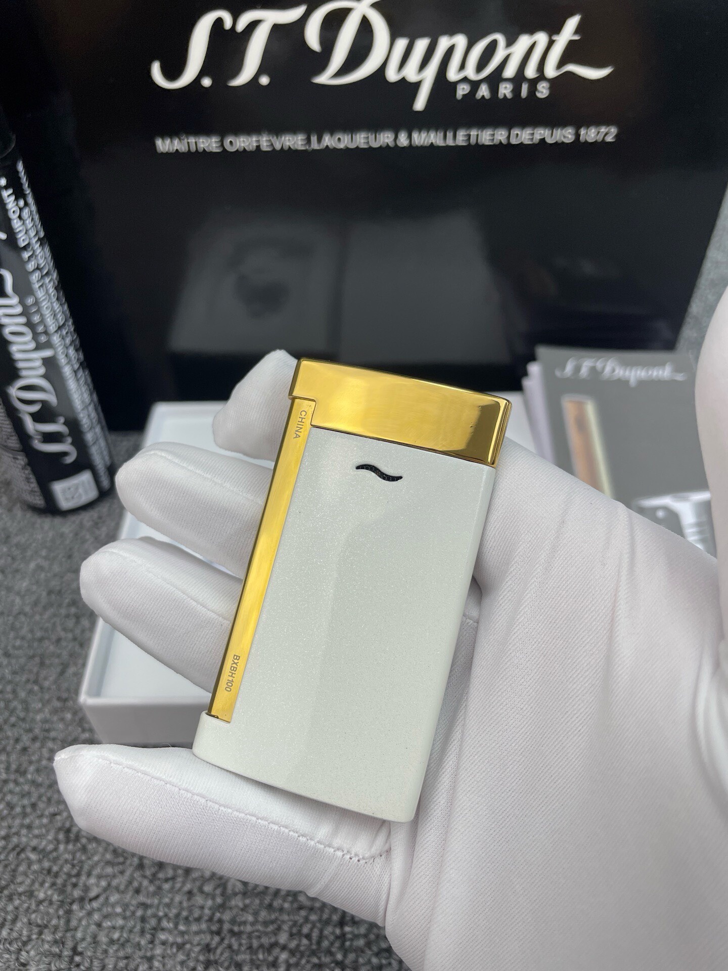 Slim 7 Ivory Gold Ultra-Thin Butane Lighter | Luxury Pocket Lighter