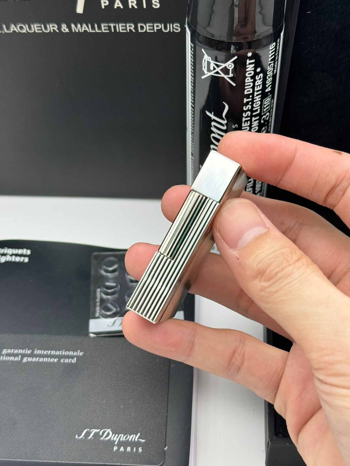 ST Dupont Ligne 2 Small Vertical Line Butane Lighter