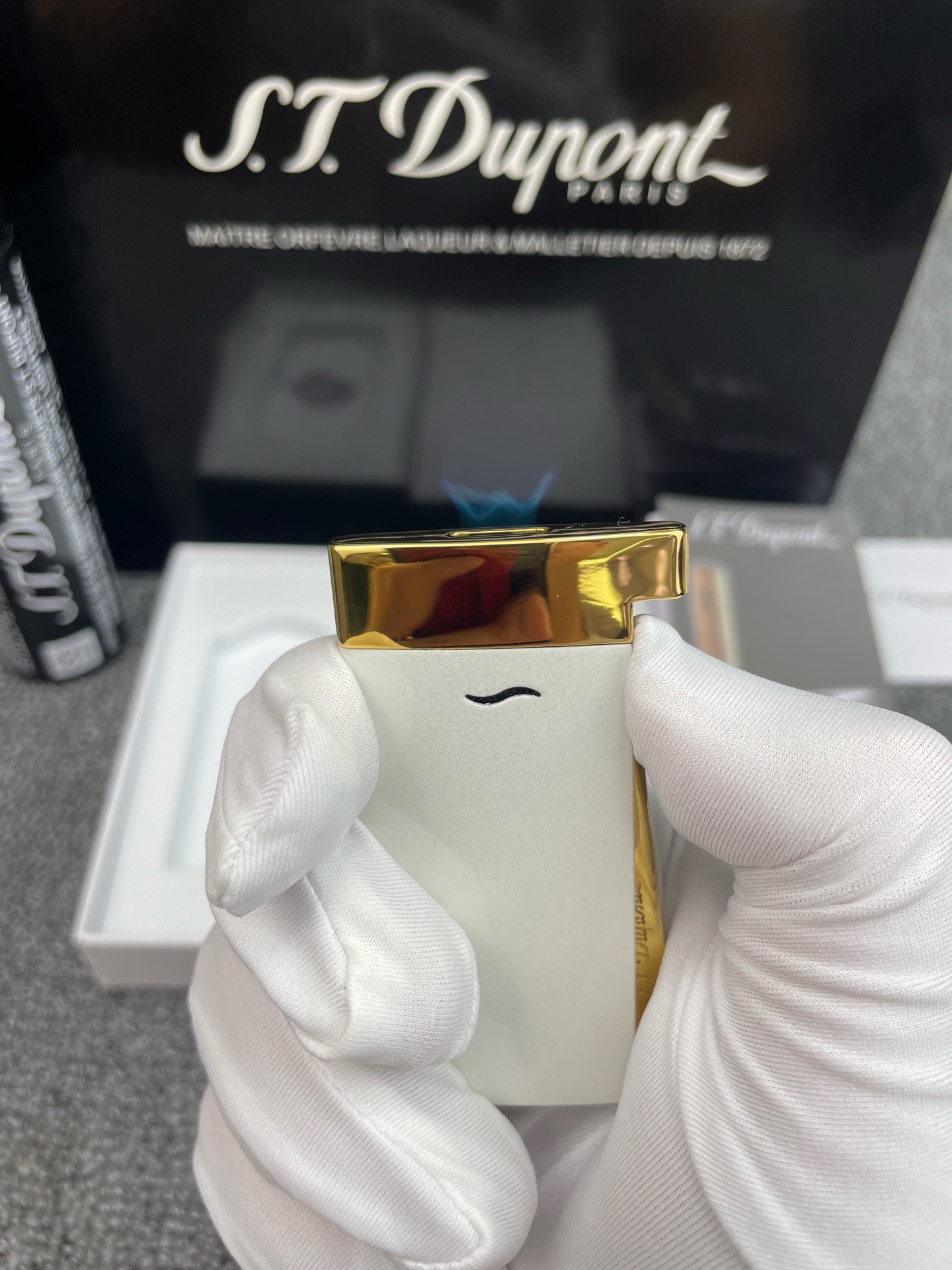 Slim 7 Ivory Gold Ultra-Thin Butane Lighter | Luxury Pocket Lighter