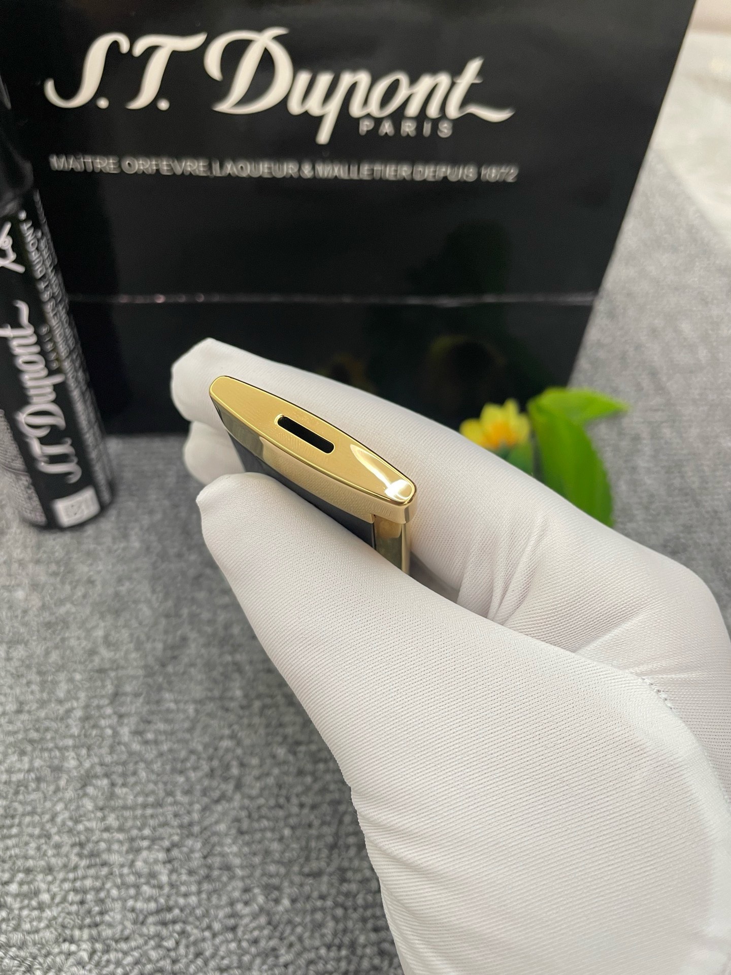 Slim 7 Black & Gold Ultra-Thin Butane Lighter | Luxury Pocket Lighter