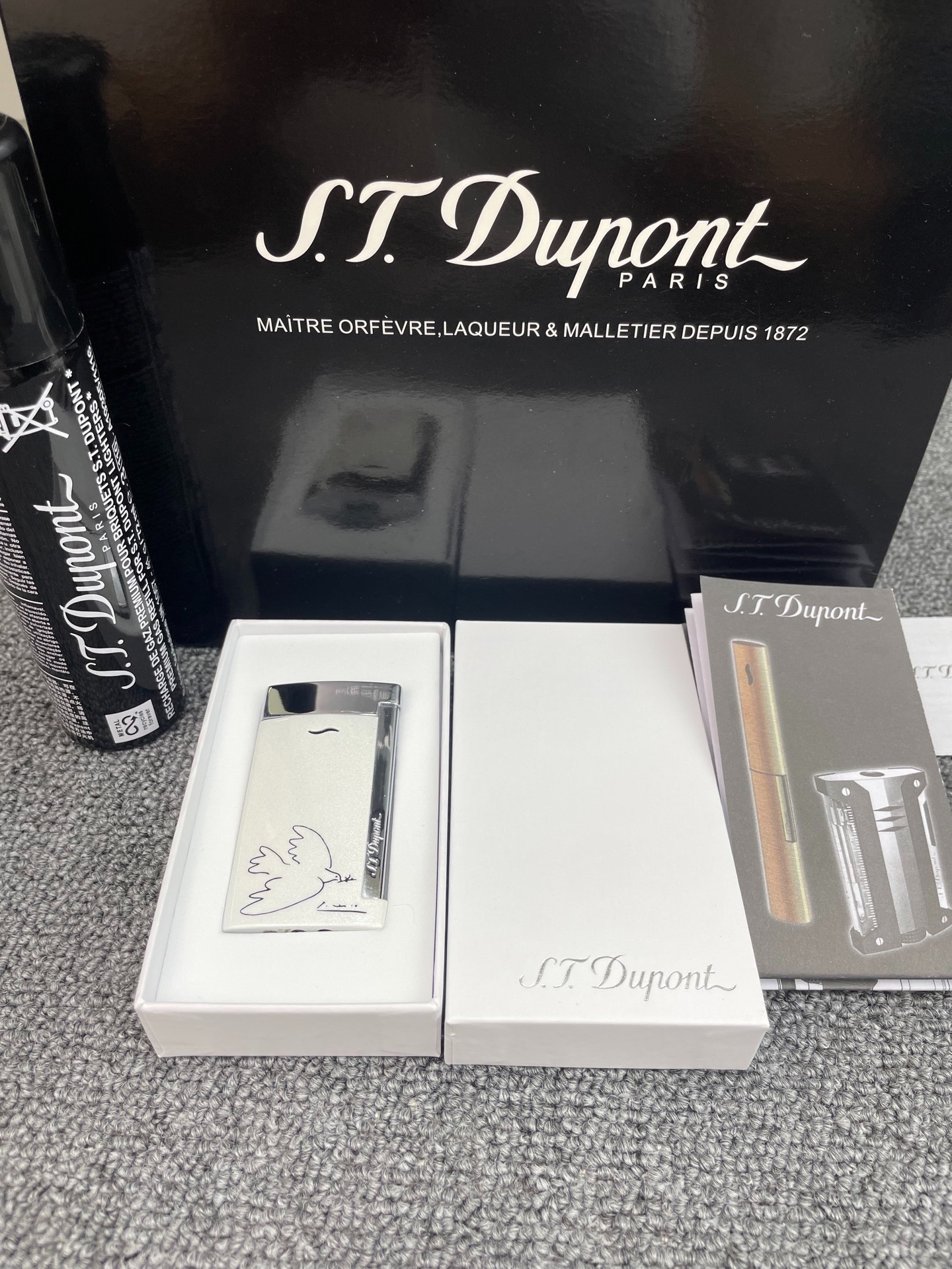 Slim 7 Picasso Dove Ultra-Thin Butane Lighter | Peace Dove Art Edition