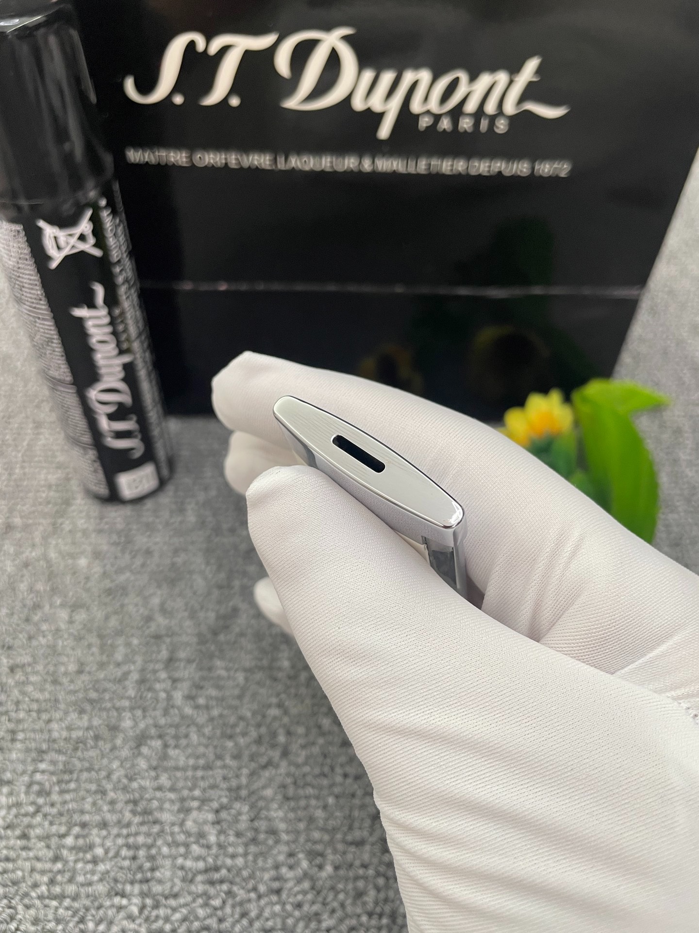 Slim 7 Pearl White Ultra-Thin Butane Lighter | Luxury Pocket Lighter